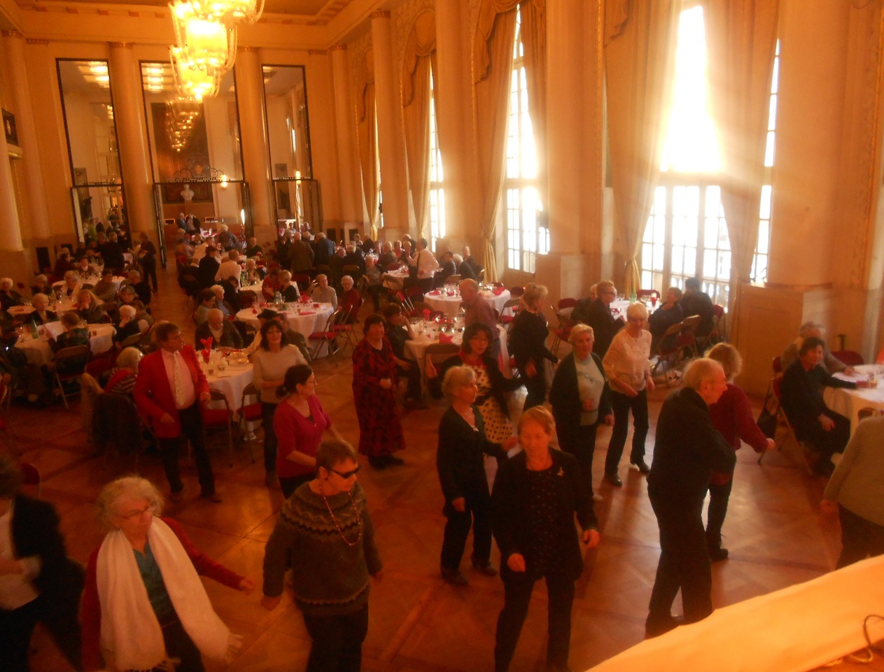 Bal dans la salle des fêtes